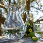 Carafe avec anse en verre bullé 1