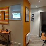 Des couleurs chaudes rendent l'entrée accueillante