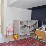 Chambre de bébé aux volumes contemporains