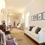 Entrée au mobilier classique