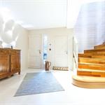 Entrée lumineuse et accueillante