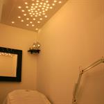Plafond étoilé dans cabinet médical
