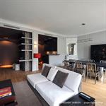 Vaste espace de réception convivial