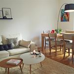 Salon avec canapé blanc