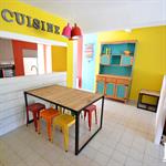 Pièce de vie colorée