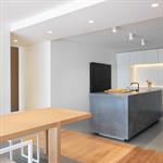 La circulation marquée sépare la cuisine de la salle à manger