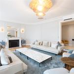 Salon haussmannien blanc