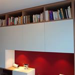 Bureau avec bibliothèque sur-mesure