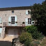 Maison traditionnelle de la Drôme en pierres apparentes