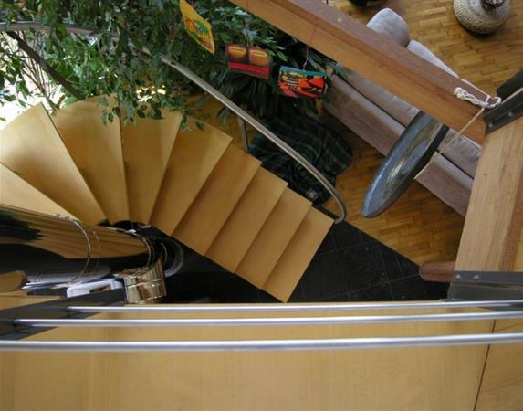 Image Escalier hélicoïdal en bois Scaht