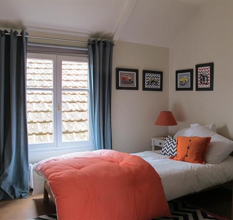 Image Chambre d'enfant chevrons Lara Stancich Interior Design