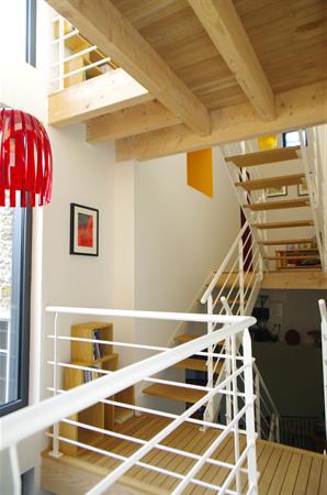 Image Escalier en bois ajouré Marc Lafagne architecte dplg