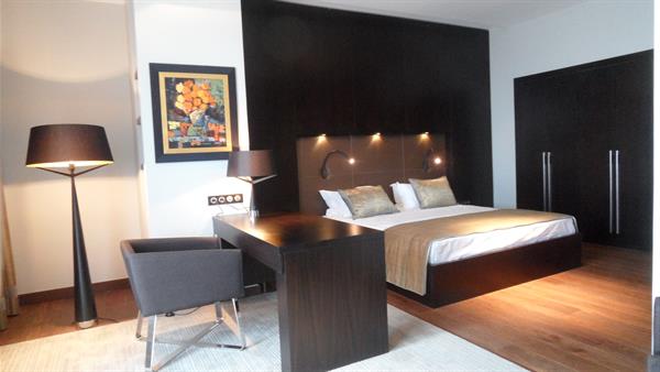 Image Chambres adultes avec bureau en bois foncé Greenwich