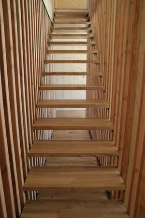 Image Escalier graphique par le garde-corps claustras Prax Architectes