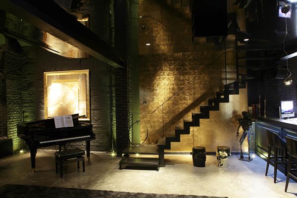 Image Salle de musique et montée escalier or GUILLAUME DA SILVA