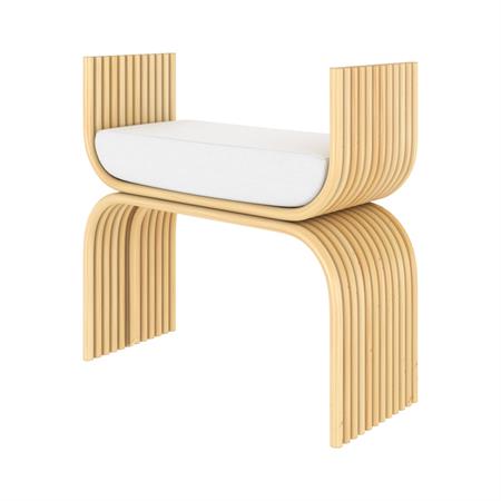 Tabouret en rotin et coussin blanc