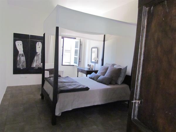 Image Chambre classique aux tons clairs Caroline O’Neill