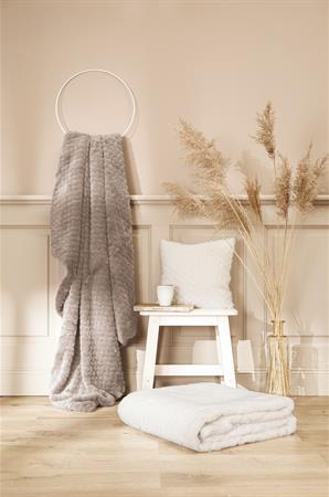 Plaid fausse fourrure taupe  avec doublure unie 200x150